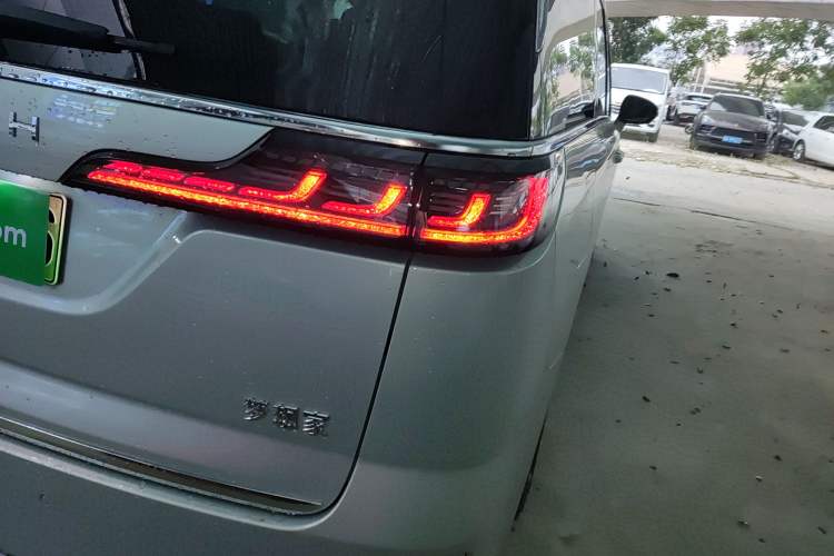 Used VOYAH Dream 2022 Low-Carbon Edition Plus Intelligent Driving Package Right Rear Taillight