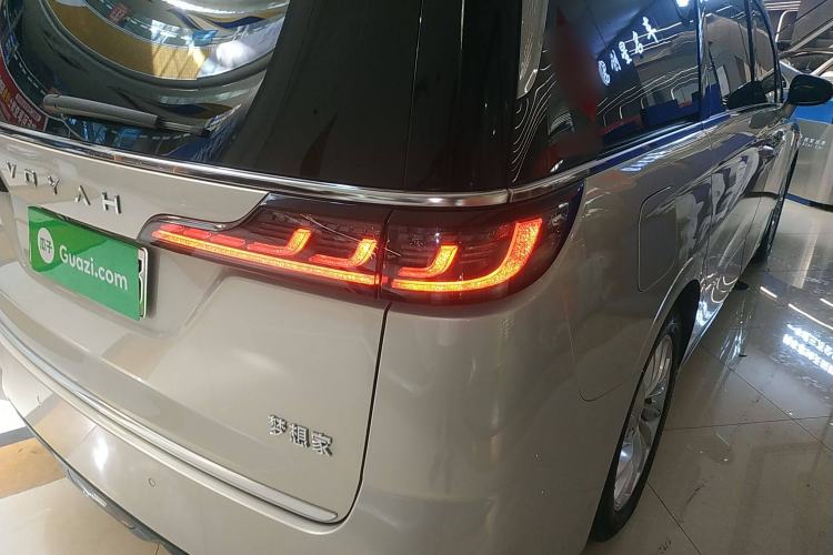 Used VOYAH Dream 2022 Low-Carbon Edition Dream+ Smart Enjoyment Package Right Rear Taillight