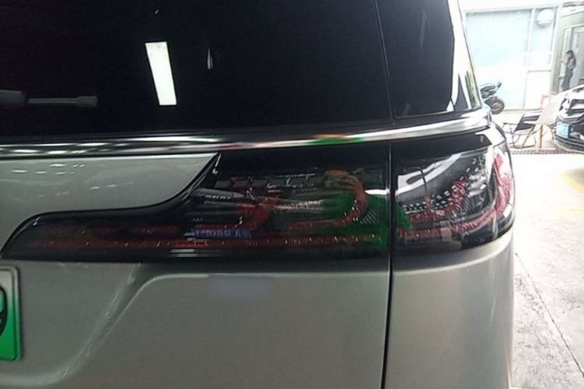 Used VOYAH Dream 2022 Low-Carbon Edition Plus Intelligent Driving Package Right Rear Taillight