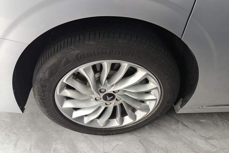 Used VOYAH Dream 2022 Low-Carbon Edition Plus Intelligent Driving Package Right Rear Wheel Hub