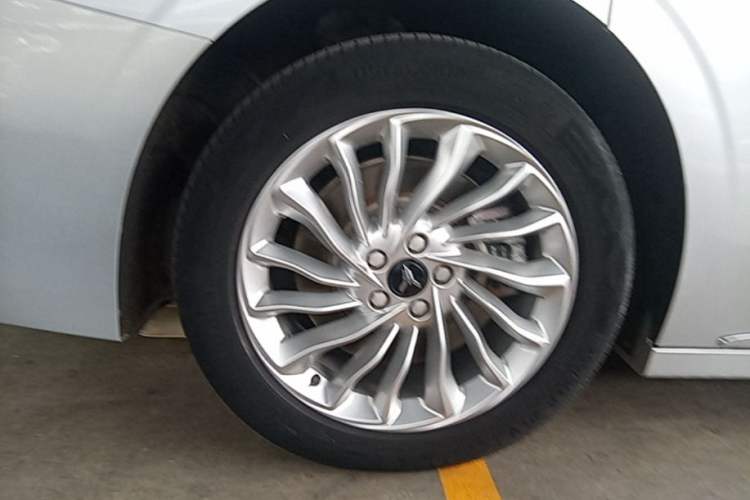 Used VOYAH Dream 2022 Low-Carbon Edition Plus Intelligent Driving Package Right Rear Wheel Hub