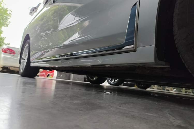 Used VOYAH Dream 2022 Low-Carbon Edition Plus Intelligent Driving Package Right Side Sill
