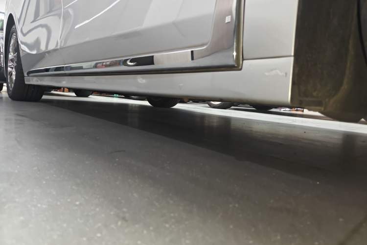 Used VOYAH Dream 2022 Low-Carbon Edition Dream+ Smart Enjoyment Package Right Side Sill