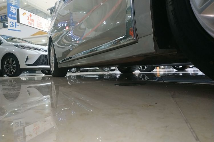 Used VOYAH Dream 2022 Low-Carbon Edition Dream+ Smart Enjoyment Package Right Side Sill