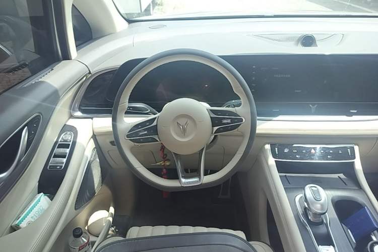 Used VOYAH Dream 2022 Low-Carbon Edition Dream+ Smart Enjoyment Package Steering Wheel