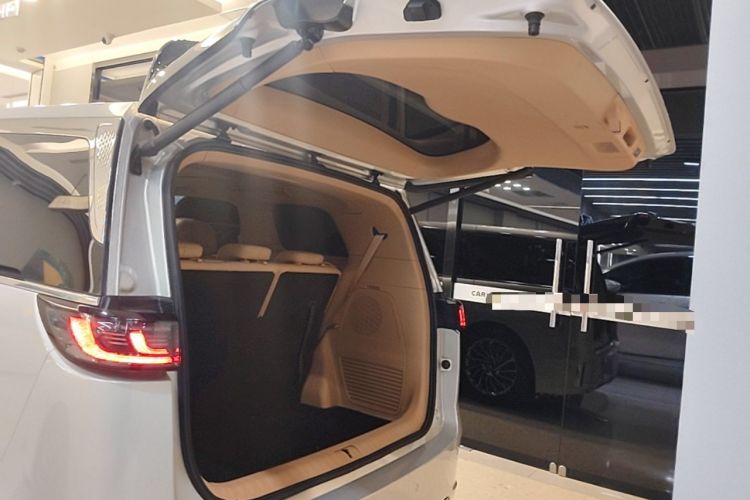 Used VOYAH Dream 2022 Low-Carbon Edition Dream+ Smart Enjoyment Package Trunk