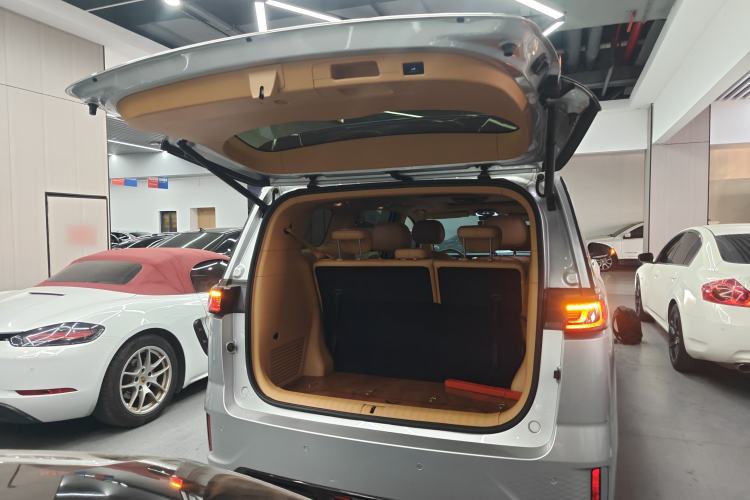 Used VOYAH Dream 2022 Low-Carbon Edition Dream+ Smart Enjoyment Package Trunk
