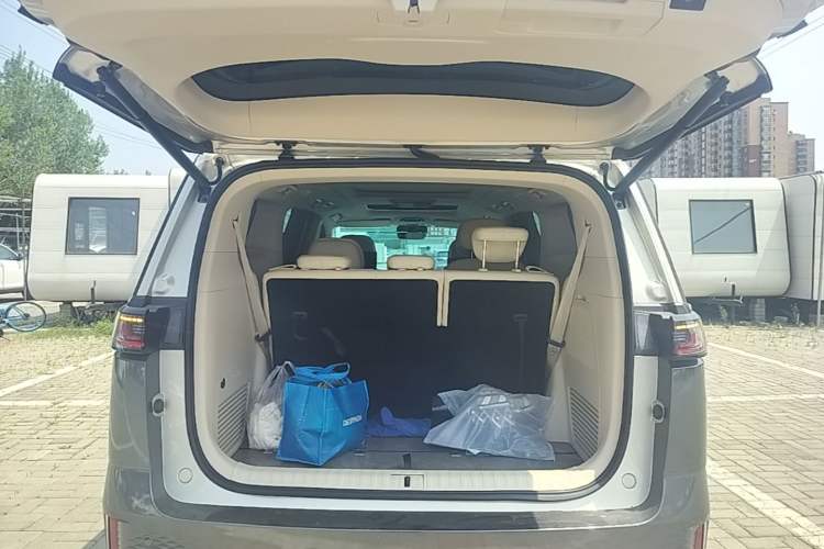 Used VOYAH Dream 2022 Low-Carbon Edition Dream+ Smart Enjoyment Package Trunk
