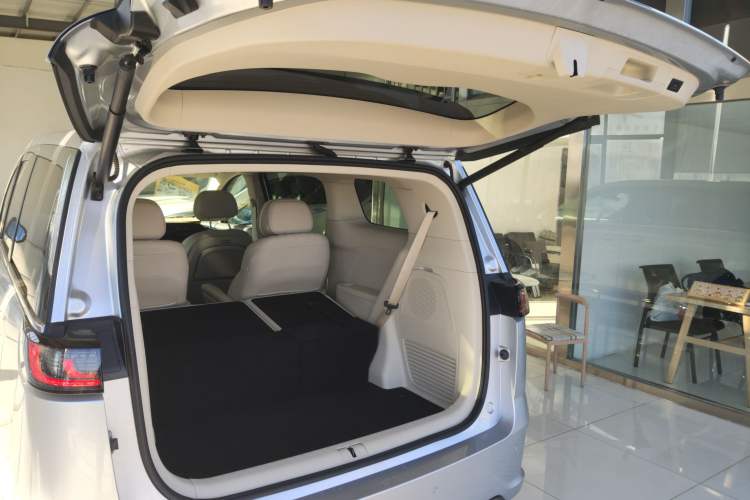 Used VOYAH Dream 2022 Low-Carbon Edition Dream+ Smart Enjoyment Package Trunk