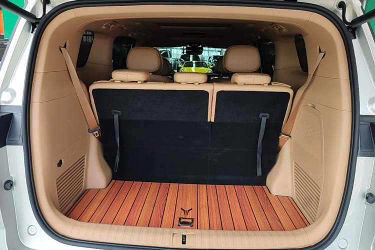 Used VOYAH Dream 2022 Low-Carbon Edition Dream+ Smart Enjoyment Package Trunk