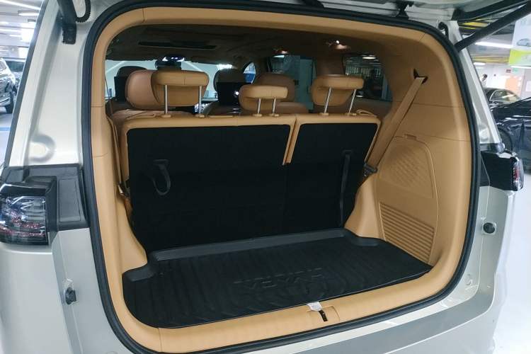 Used VOYAH Dream 2022 Low-Carbon Edition Dream+ Smart Enjoyment Package Trunk