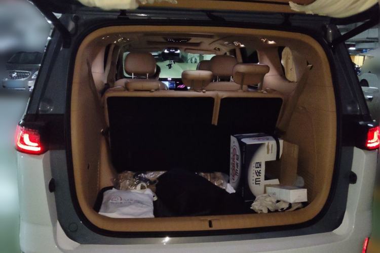 Used VOYAH Dream 2022 Low-Carbon Edition Dream+ Smart Enjoyment Package Trunk
