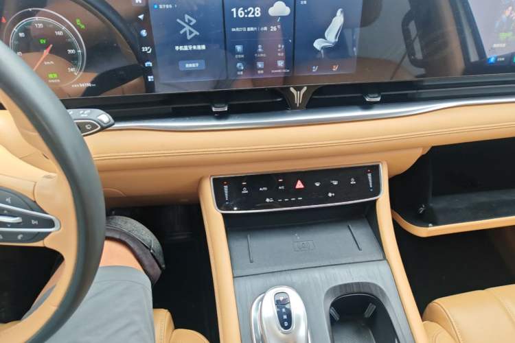 Used VOYAH Dream 2022 Low-Carbon Edition Plus Intelligent Driving Package Audio And AC Panel