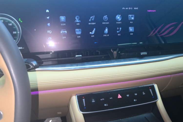 Used VOYAH Dream 2022 0-Emission Version Plus Intelligent Driving Package 475 km Audio And AC Panel
