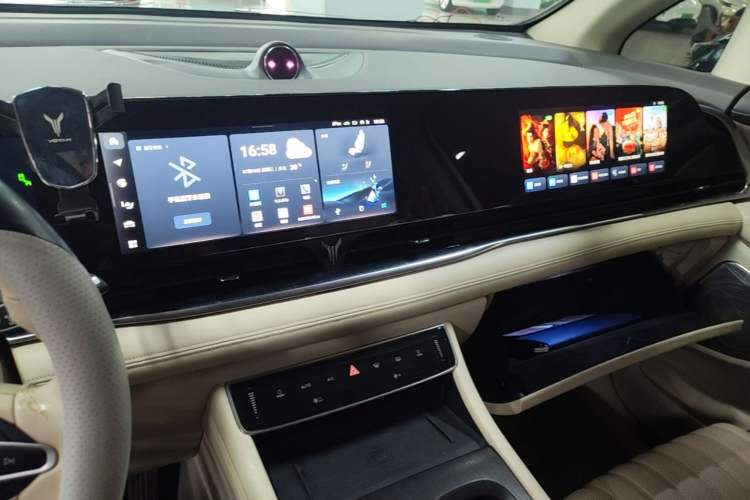 Used VOYAH Dream 2022 Low-Carbon Edition Dream+ Smart Enjoyment Package Audio And AC Panel