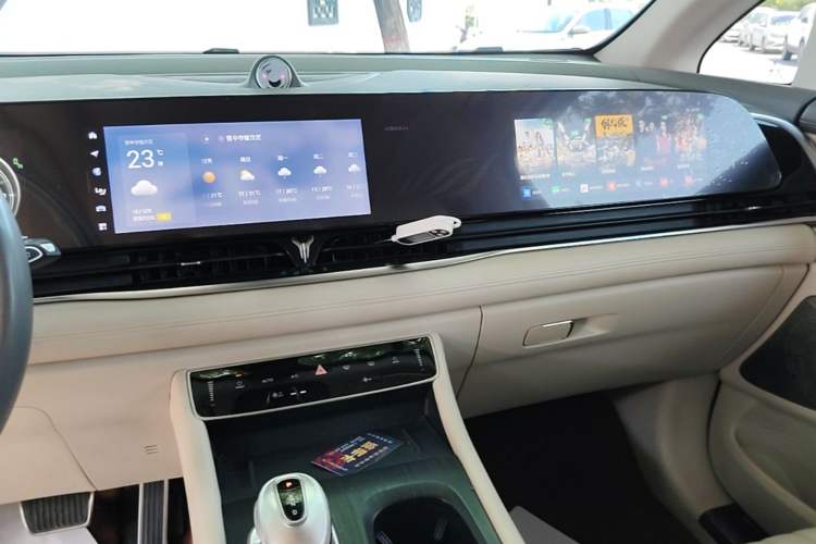 Used VOYAH Dream 2022 Low-Carbon Edition Dream+ Smart Enjoyment Package Audio And AC Panel