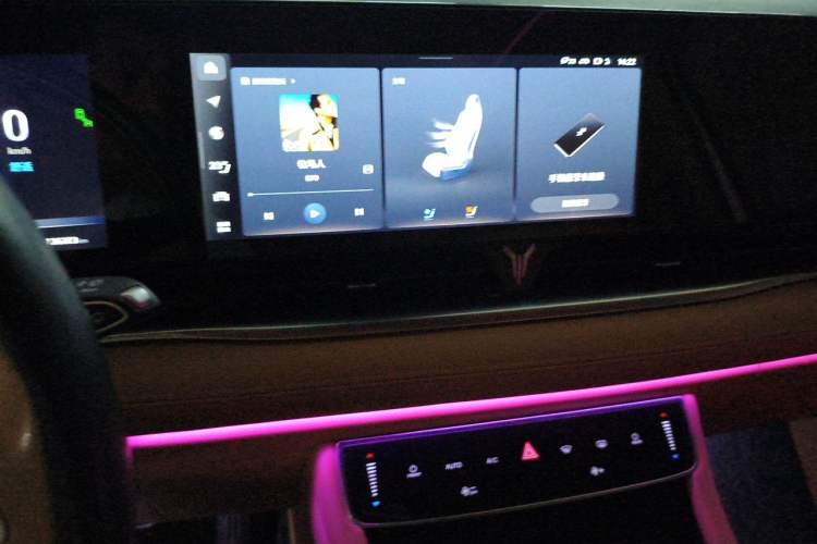 Used VOYAH Dream 2022 Zero-Carbon Edition Plus Intelligent Driving & Range Package—605 km Audio And AC Panel
