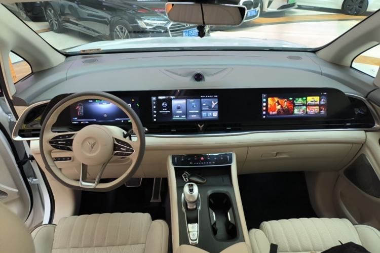 Used VOYAH Dream 2022 0-Carbon Edition Dream+ Smart Enjoyment Package 475 km Center Console