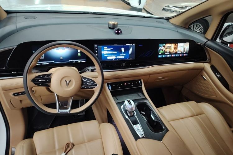 Used VOYAH Dream 2022 Low-Carbon Edition Plus Intelligent Driving Package Center Console