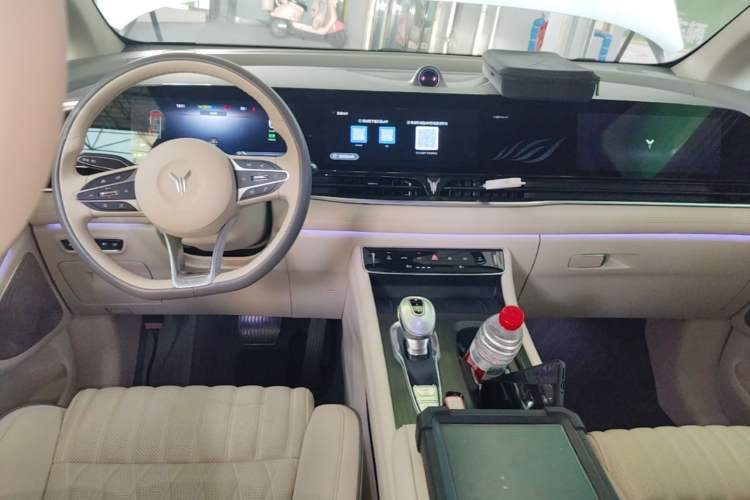 Used VOYAH Dream 2022 Low-Carbon Edition Dream+ Smart Enjoyment Package Center Console