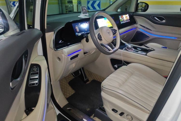 Used VOYAH Dream 2022 0-Emission Edition Dream+ Smart Range Package – 605 km Driver Seat