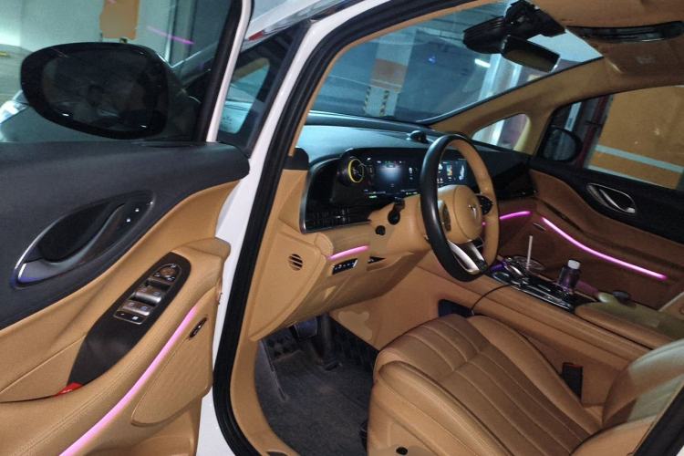 Used VOYAH Dream 2022 Zero-Carbon Edition Plus Intelligent Driving & Range Package—605 km Driver Seat
