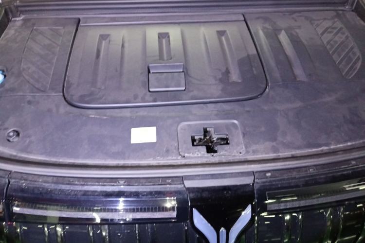 Used VOYAH Dream 2022 0-Emission Version Range of 475 km Engine Bay