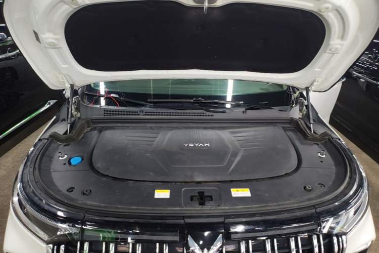 Used VOYAH Dream 2022 Low-Carbon Edition Dream+ Smart Enjoyment Package Engine Bay