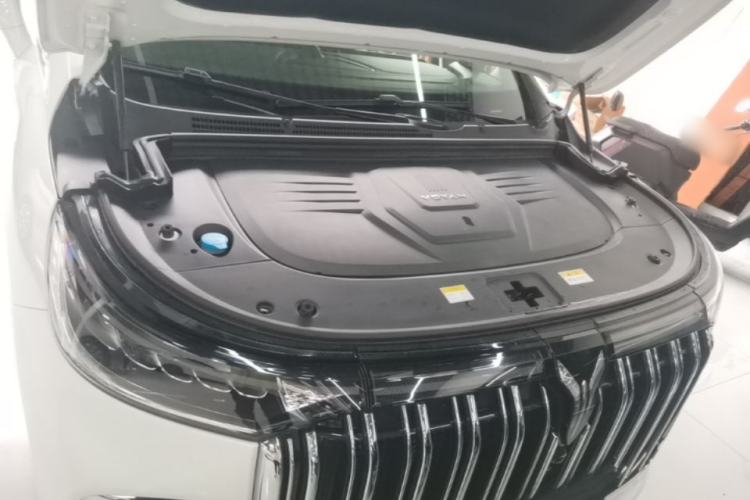 Used VOYAH Dream 2022 Low-Carbon Edition Dream+ Smart Enjoyment Package Engine Bay