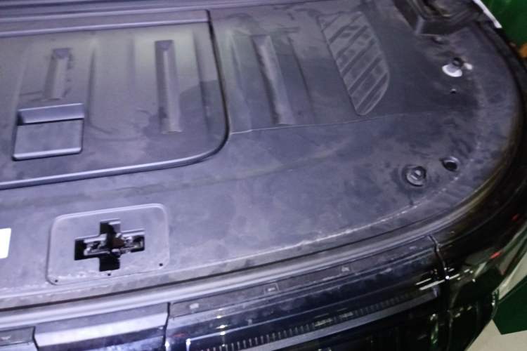 Used VOYAH Dream 2022 0-Emission Version Range of 475 km Engine Bay Left