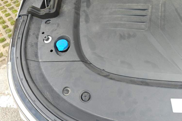 Used VOYAH Dream 2022 Low-Carbon Edition Dream+ Smart Enjoyment Package Engine Bay Right