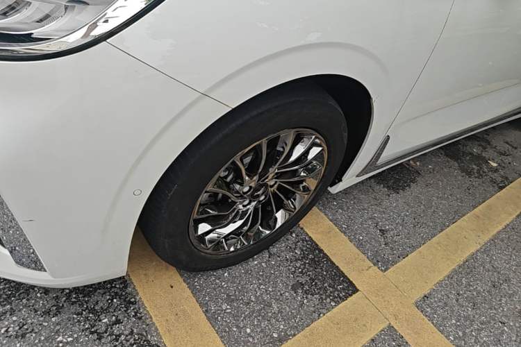 Used VOYAH Dream 2022 Low-Carbon Edition Dream+ Smart Enjoyment Package Exterior 4