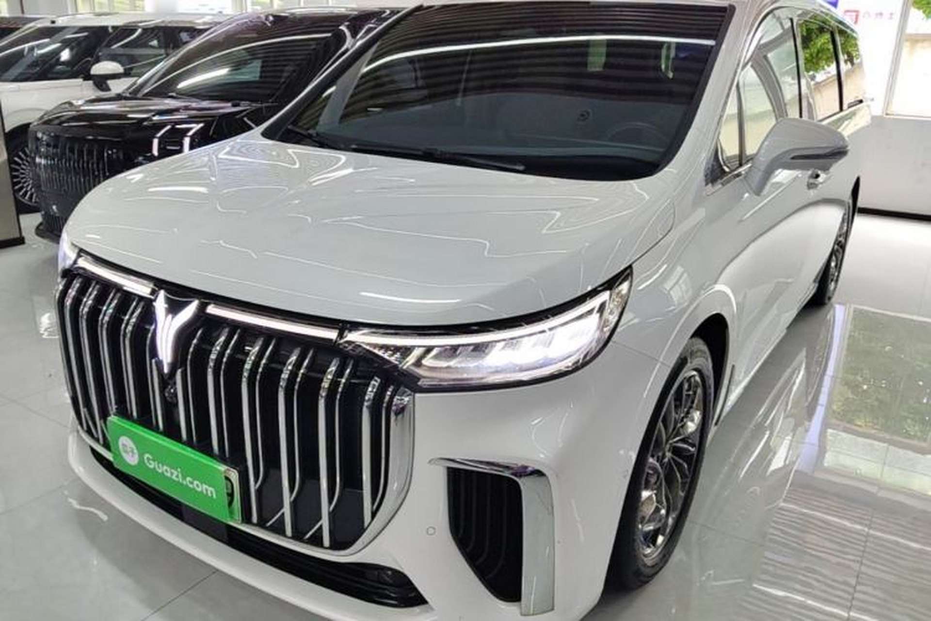 Used VOYAH Dream 2022 Low-Carbon Edition Dream+ Smart Enjoyment Package Front Left 45 Deg