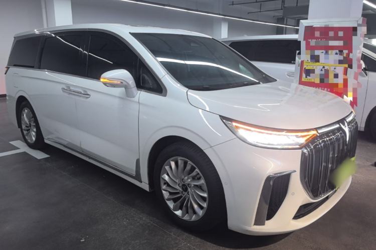 Used VOYAH Dream 2022 0-Emission Version Plus Intelligent Driving Package 475 km Front Right 45 Deg
