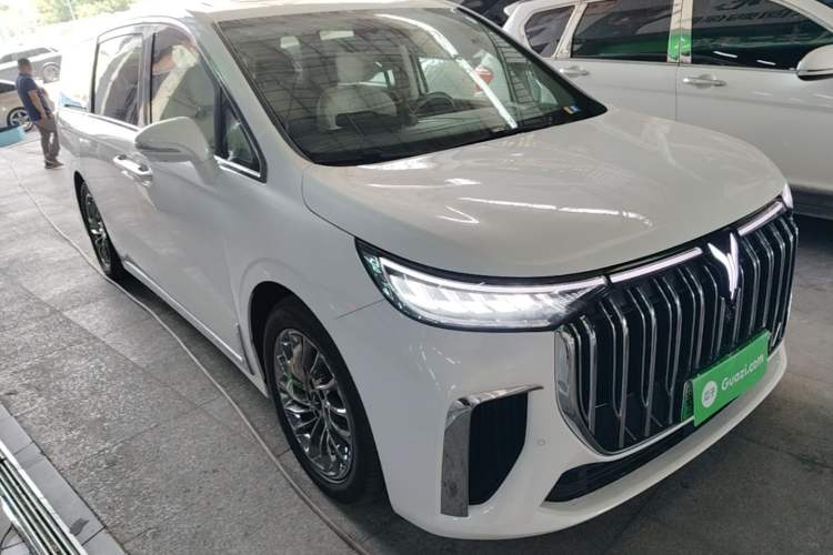 Used VOYAH Dream 2022 Low-Carbon Edition Dream+ Smart Enjoyment Package Front Right 45 Deg