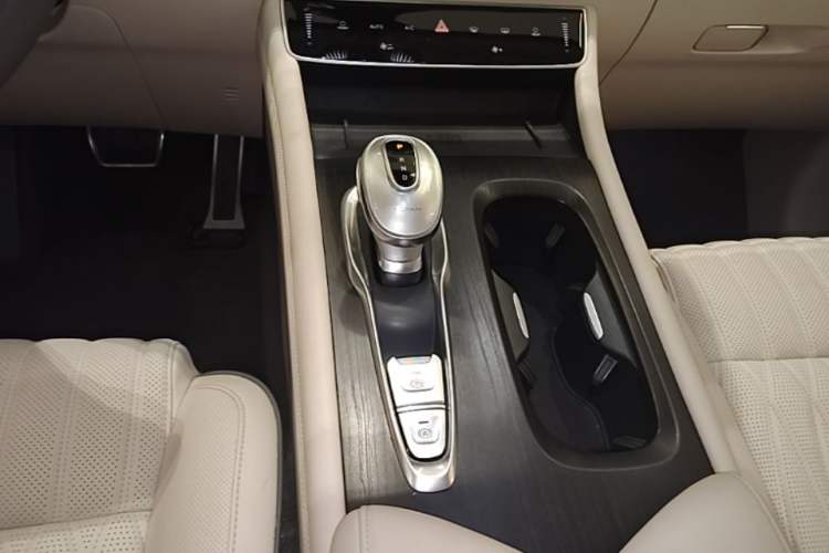 Used VOYAH Dream 2022 Low-Carbon Edition Dream+ Smart Enjoyment Package Gear Lever