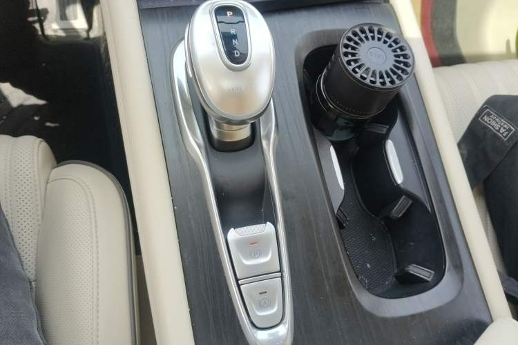 Used VOYAH Dream 2022 Low-Carbon Edition Dream+ Smart Enjoyment Package Gear Lever