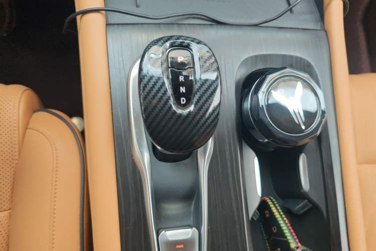 Used VOYAH Dream 2022 Low-Carbon Edition Dream+ Smart Enjoyment Package Gear Lever