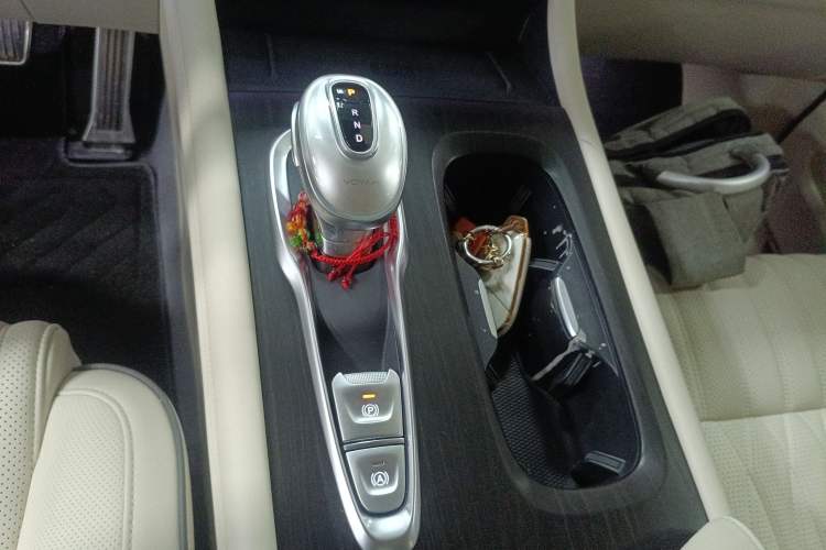 Used VOYAH Dream 2022 Low-Carbon Edition Dream+ Smart Enjoyment Package Gear Lever