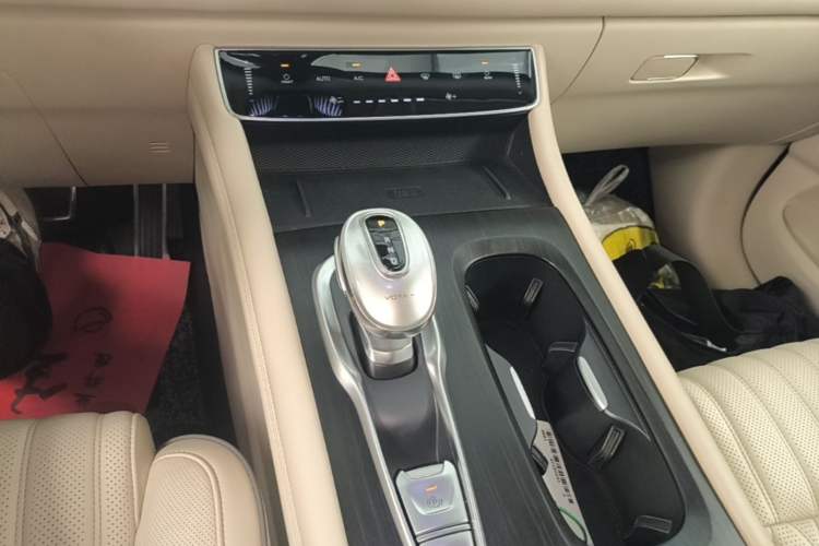Used VOYAH Dream 2022 Low-Carbon Edition Dream+ Smart Enjoyment Package Gear Lever