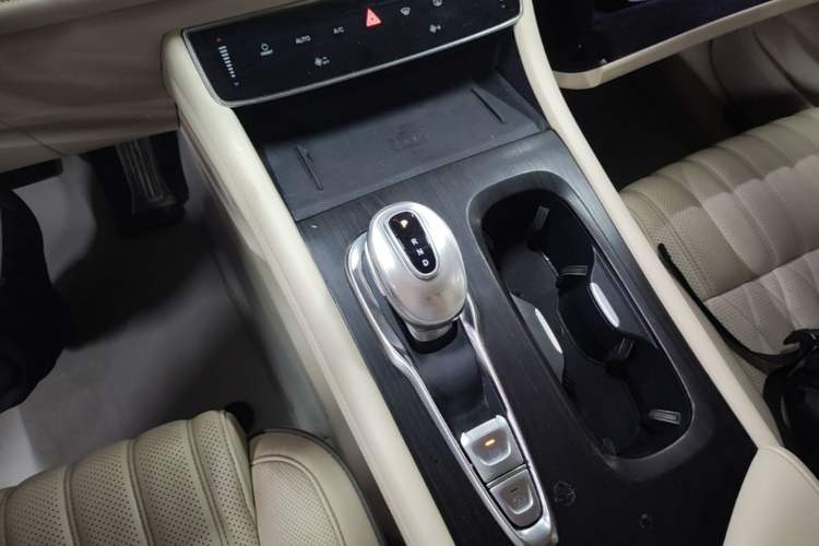 Used VOYAH Dream 2022 Low-Carbon Edition Dream+ Smart Enjoyment Package Gear Lever