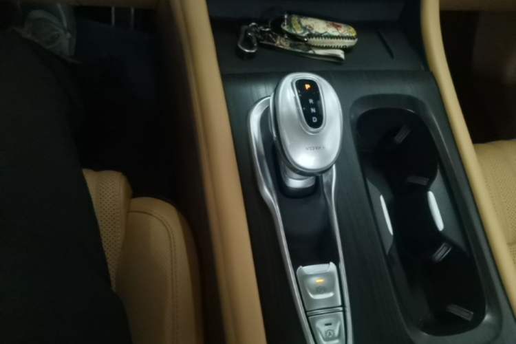 Used VOYAH Dream 2022 Low-Carbon Edition Dream+ Smart Enjoyment Package Gear Lever