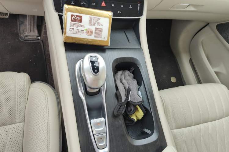 Used VOYAH Dream 2022 Low-Carbon Edition Dream+ Smart Enjoyment Package Gear Lever