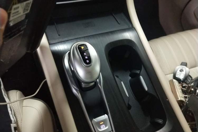 Used VOYAH Dream 2022 Low-Carbon Edition Dream+ Smart Enjoyment Package Gear Lever