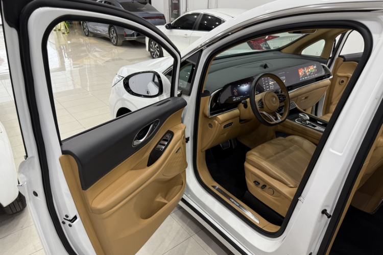 Used VOYAH Dream 2022 Low-Carbon Edition Plus Intelligent Driving Package Interior 1