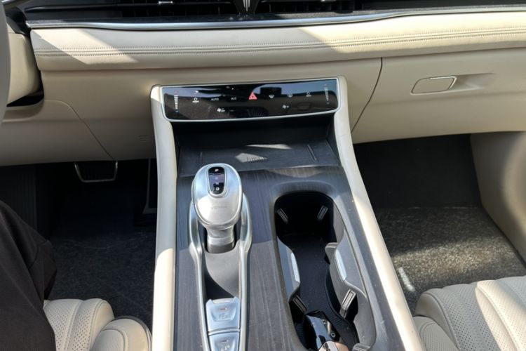 Used VOYAH Dream 2022 Low-Carbon Edition Dream+ Smart Enjoyment Package Interior 1