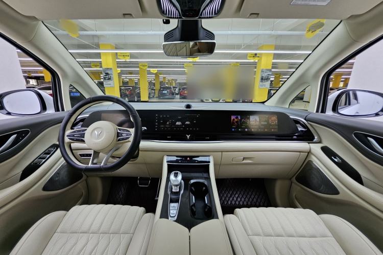 Used VOYAH Dream 2022 Low-Carbon Edition Dream+ Smart Enjoyment Package Interior 1