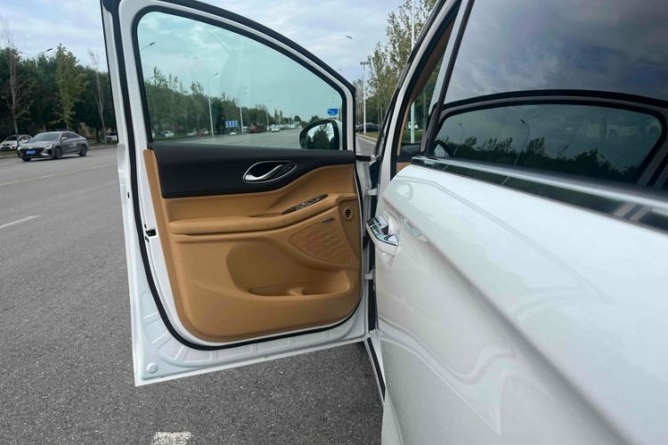 Used VOYAH Dream 2022 Low-Carbon Edition Plus Intelligent Driving Package Interior 10