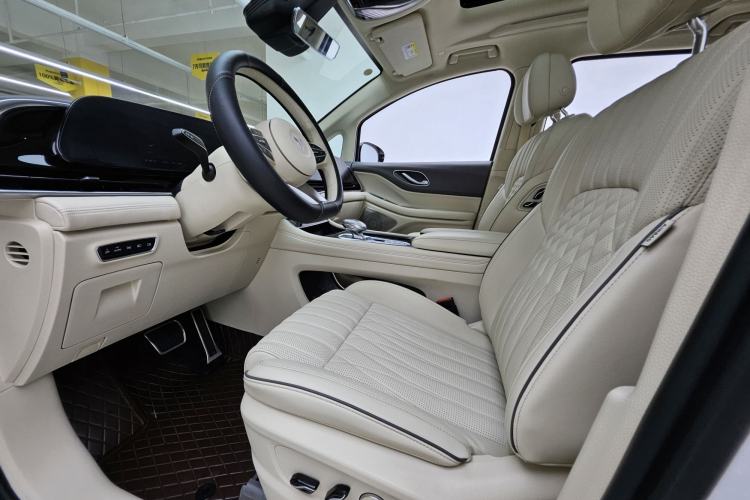 Used VOYAH Dream 2022 Low-Carbon Edition Dream+ Smart Enjoyment Package Interior 3