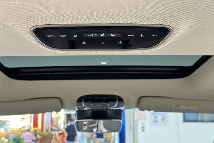 Used VOYAH Dream 2022 Low-Carbon Edition Dream+ Smart Enjoyment Package Interior 3